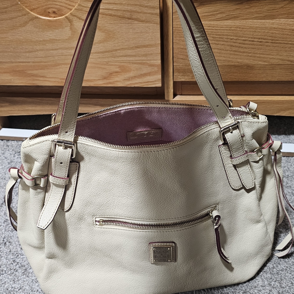 Elegant Cream Leather Tote Bag